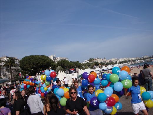 Croisette crowd with balloons from the premier of Disney-Pixar's "UP"!